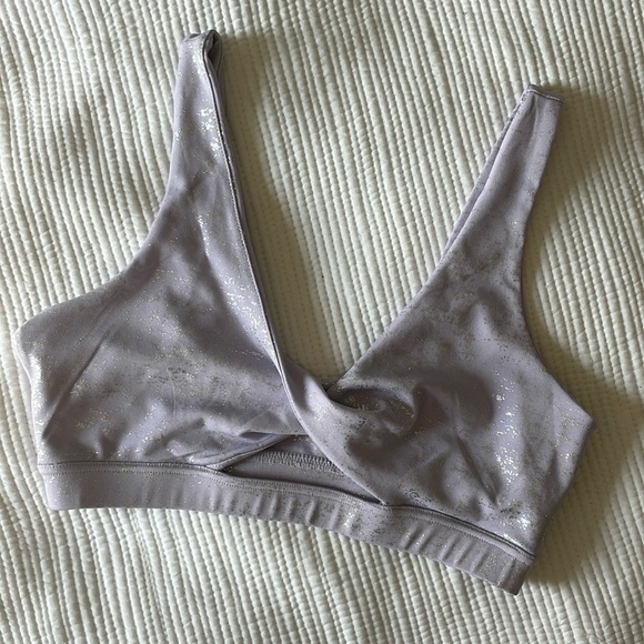 Kyoyo Sports Bra Size Large, Light Lavender with silver metallic, GUC - Picture 1 of 5